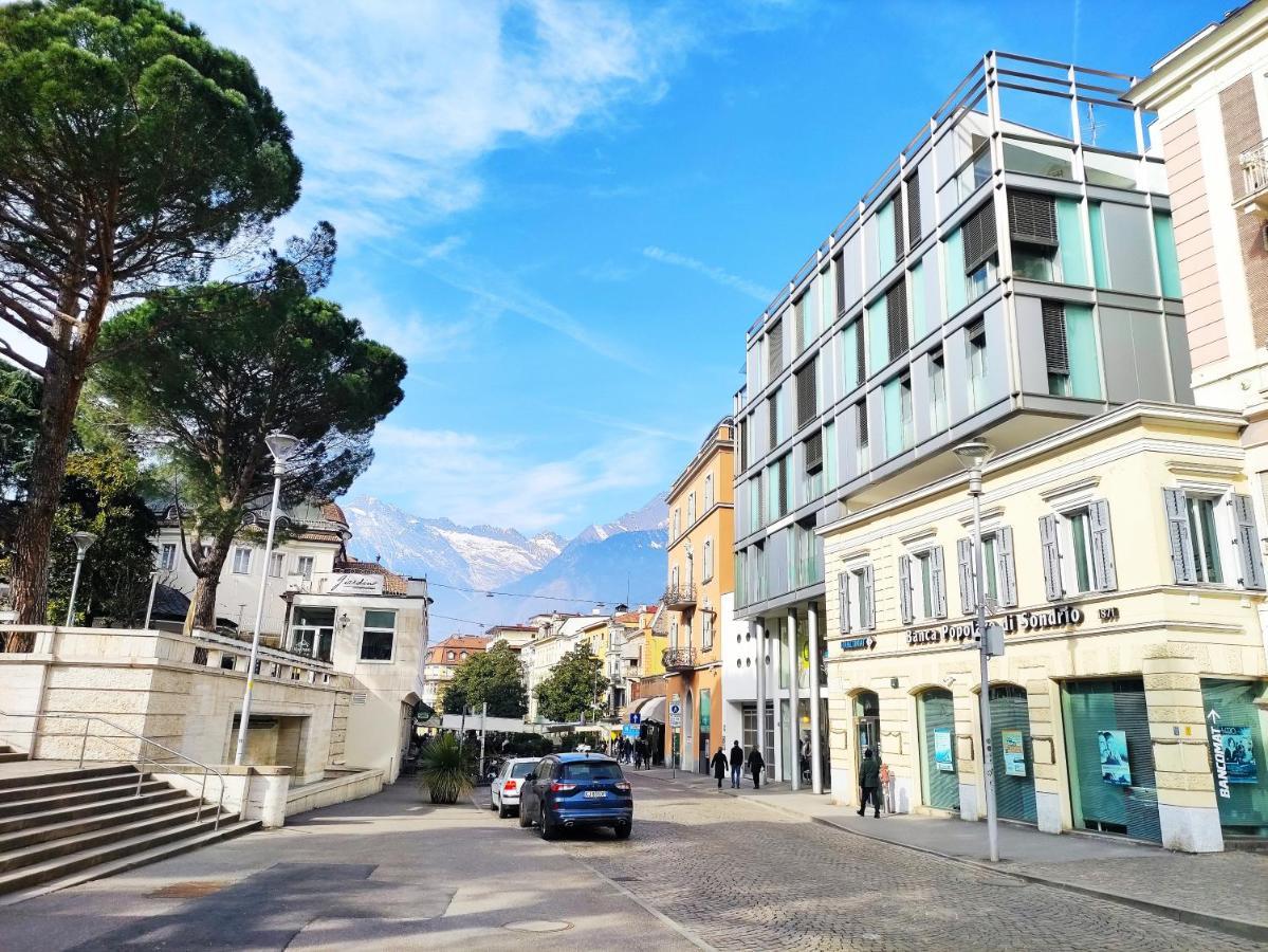 Luxus Penthouse Mit Terrasse, Garage, Fahrradraum Und Infrarotsauna Apartment Merano Exterior photo