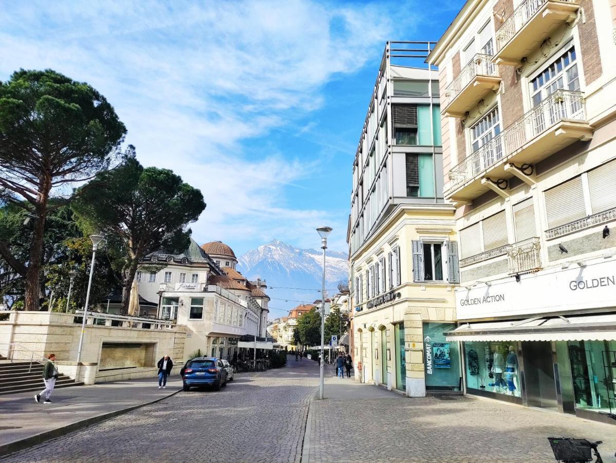 Luxus Penthouse Mit Terrasse, Garage, Fahrradraum Und Infrarotsauna Apartment Merano Exterior photo